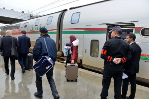تمويل فرنسي لشراء 18 قطارًا فائق السرعة
