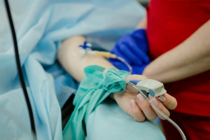 جزيرة "مان" البريطانية تقنن مفارقة الحياة بمساعدة الغير
