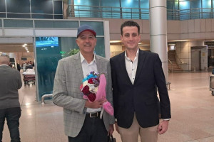 بيراميدز يستقبل بعثة الجيش بالورد