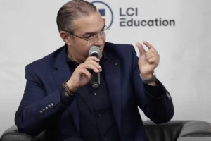 أوزين يحرج الاستقلاليين