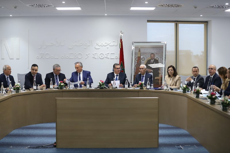 المكتب السياسي للأحرار يتمسّك بـ"منجزات الحكومة" ويشيد بـ"مجهودات الوزراء"