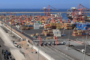 الجمارك تلاحق "شركات انتحارية" متورطة في عمليات استيراد مشبوهة