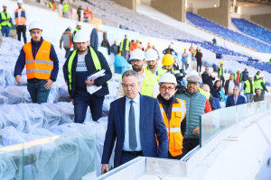 مصدر جامعي يوضح حقيقة غياب فوزي لقجع عن مباراة الرجاء والوداد