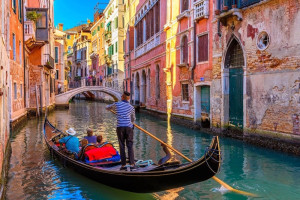 فينيسيا الإيطالية تضاعف قيمة الرسم اليومي لزيارة المدينة