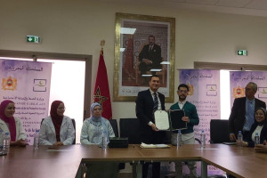 فريق استشفائي ينال التكريم على إنقاذ امرأة ورضيع في "منطقة معزولة"
