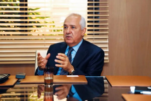 الصفروي ينفي شراء نادي شيفيلد وينزداي
