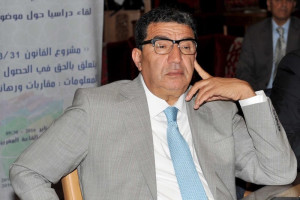عمال نظافة يحاصرون مبديع في المحكمة .. والدفاع: "تسخينات انتخابية"