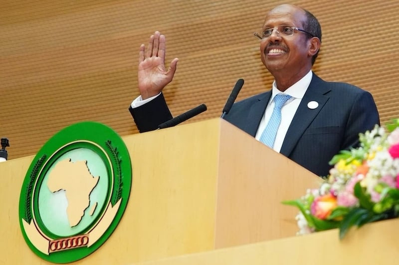 الملك يؤكد دعم محمود علي يوسف