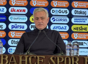 مورينيو: &#8220;كنتم تنتقدون النصيري، لكني كنت أثق به&#8221;